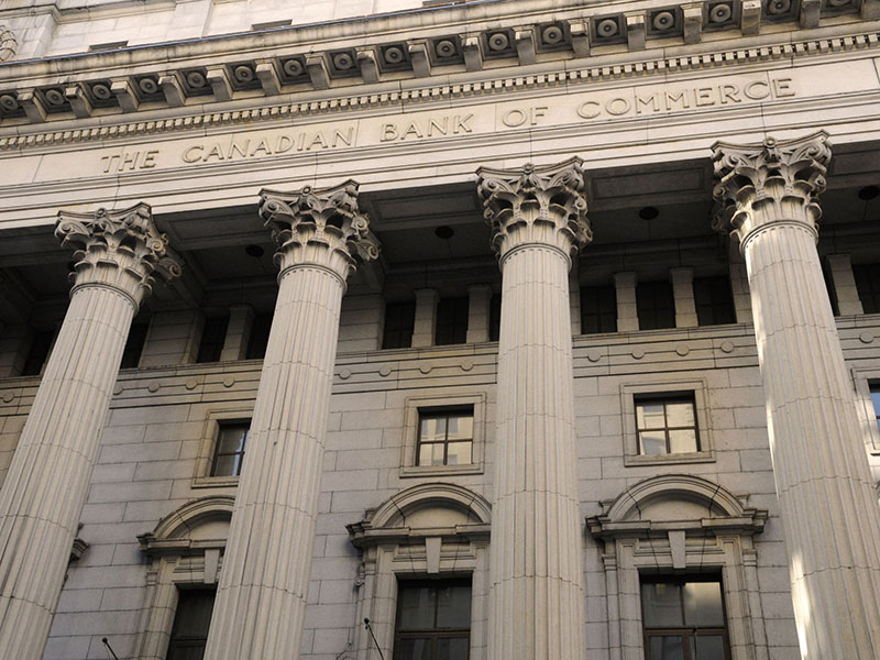 Édifice de la Canadian Bank of Commerce, dans le Vieux-Montréal, Québec.