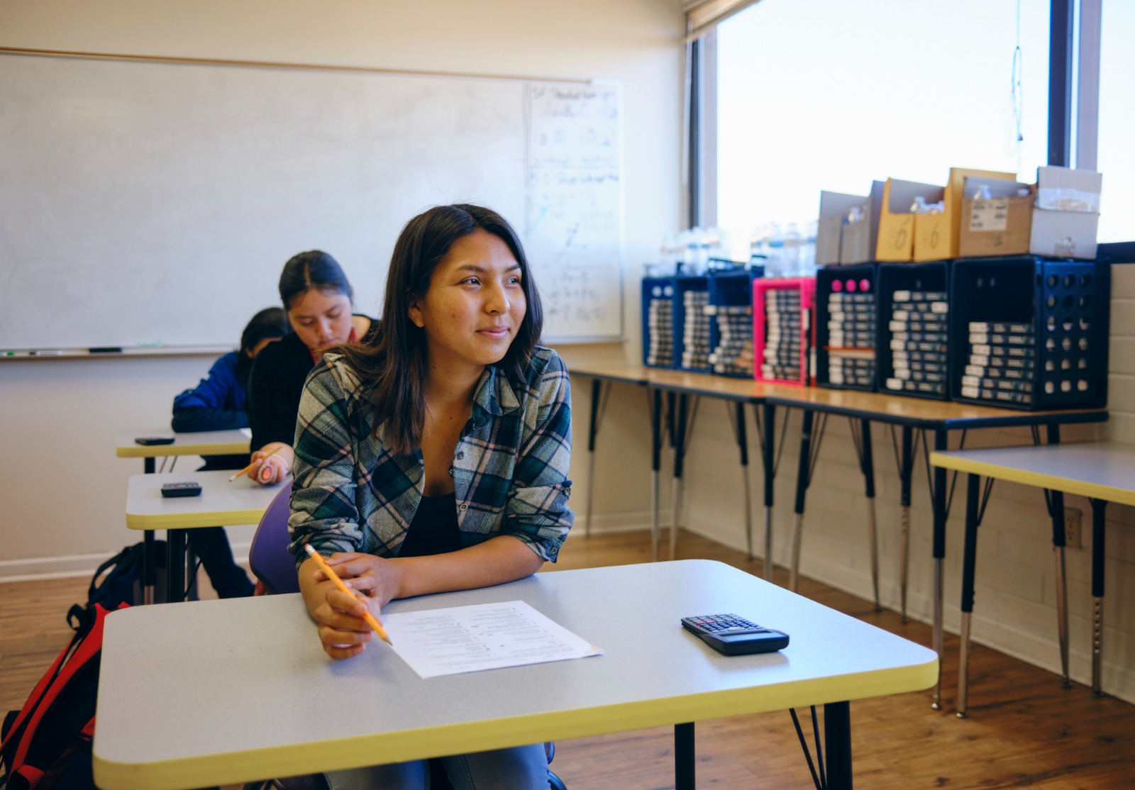 Élèves du secondaire dans une salle de classe